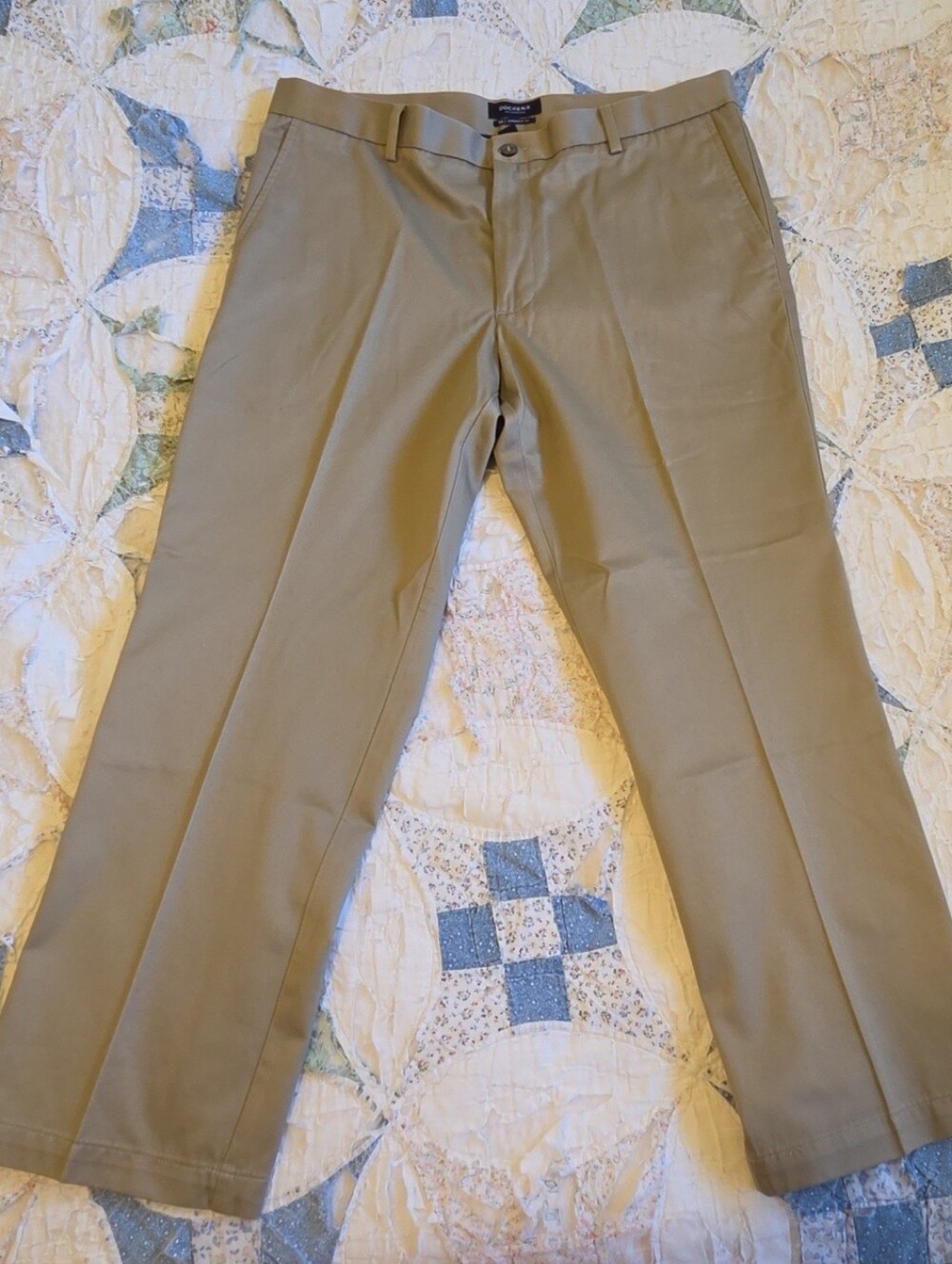 Dockers D2 Khaki Chino Pants